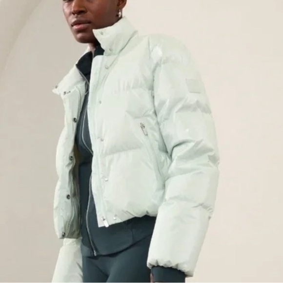 Summit Cropped Shine Puffer – Color: Glacier - Picture 6 of 10